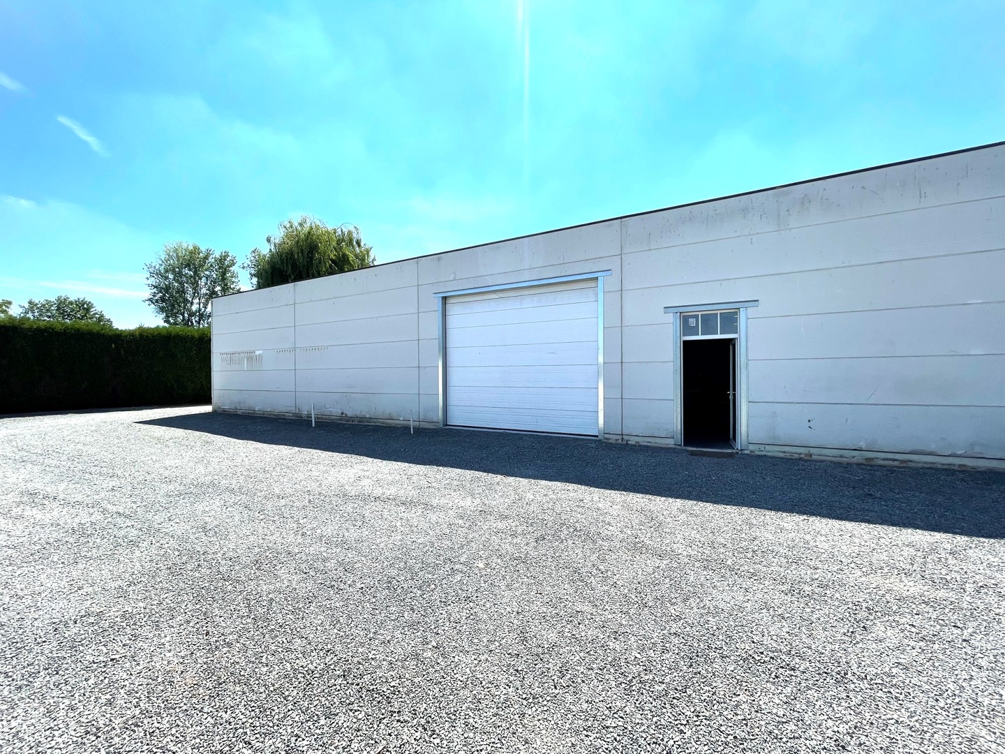 Magazijn van 200 m² in Beveren-Leie – beschikbaar eind januari - foto 1