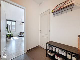 Dit appartement is gelegen in een opkomende en trendy buurt in Gent, vlakbij Dok-Noord en het Houtdok. Met het openbaar vervoer of de fiets is...