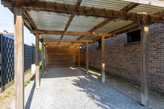 Ruime en lichtrijke woning met zonnige tuin op rustige ligging nabij het centrum van AssenedeOp zoek naar een instapklare gezinswoning met ruimte,...