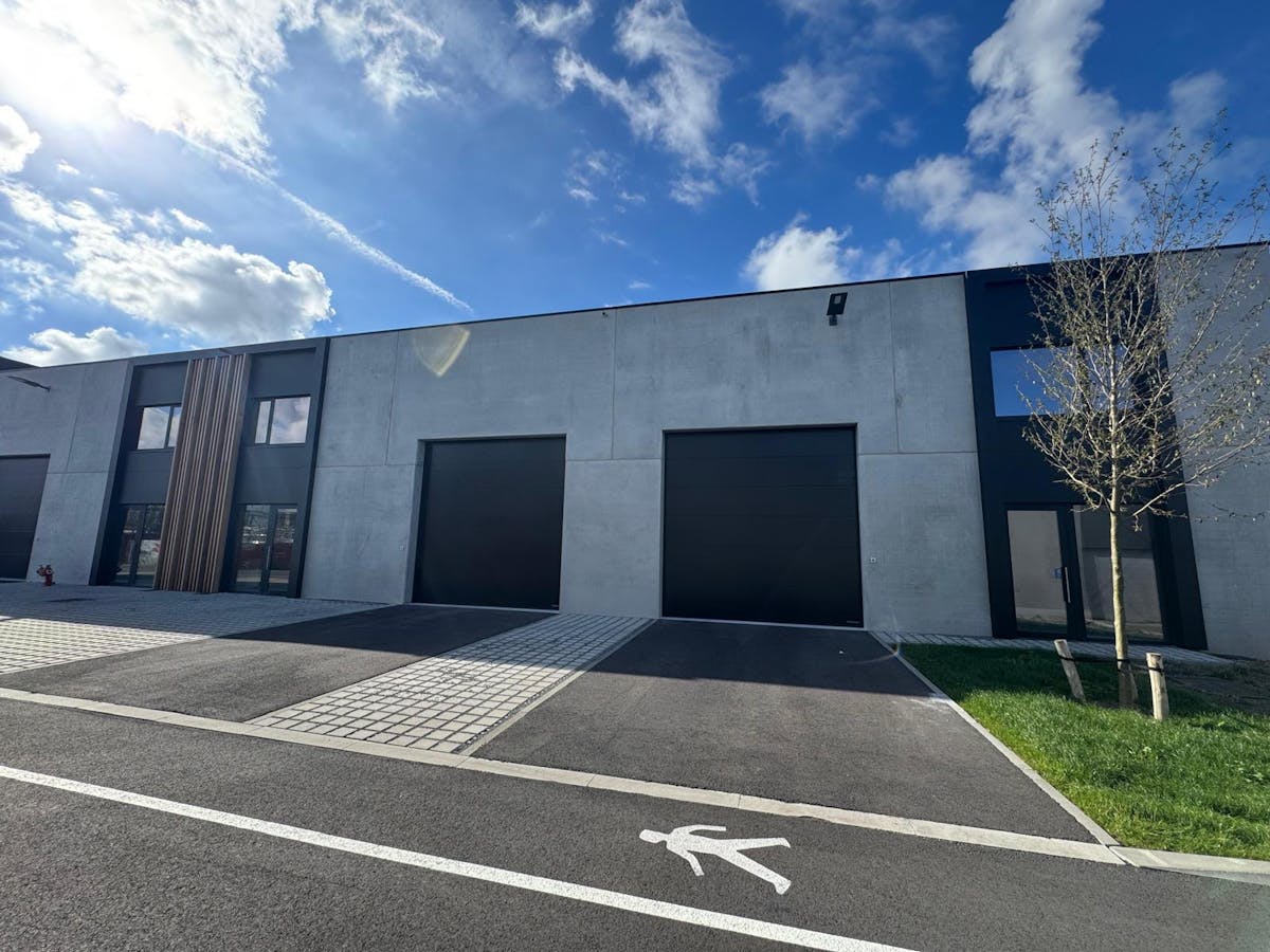 Unité PME récemment construite d'environ 280 m² dans un emplacement privilégié dans une zone artisanale d'Oudenburg. - photo 4
