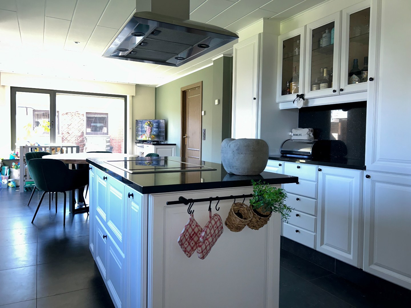 Instapklare woning met 3 slaapkamers, garage en tuin op 496m² - foto 5