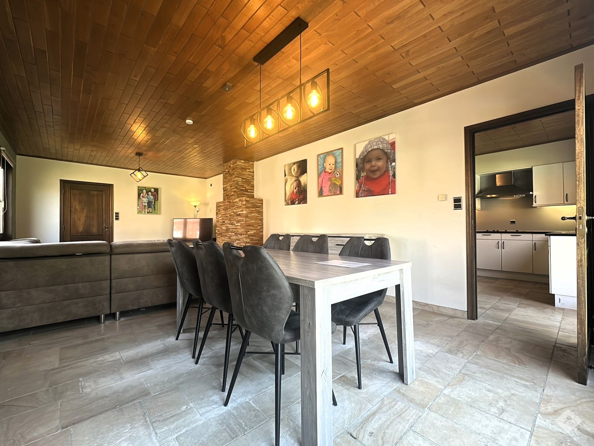 Gezinswoning met 5 slaapkamers op ruim perceel - foto 4