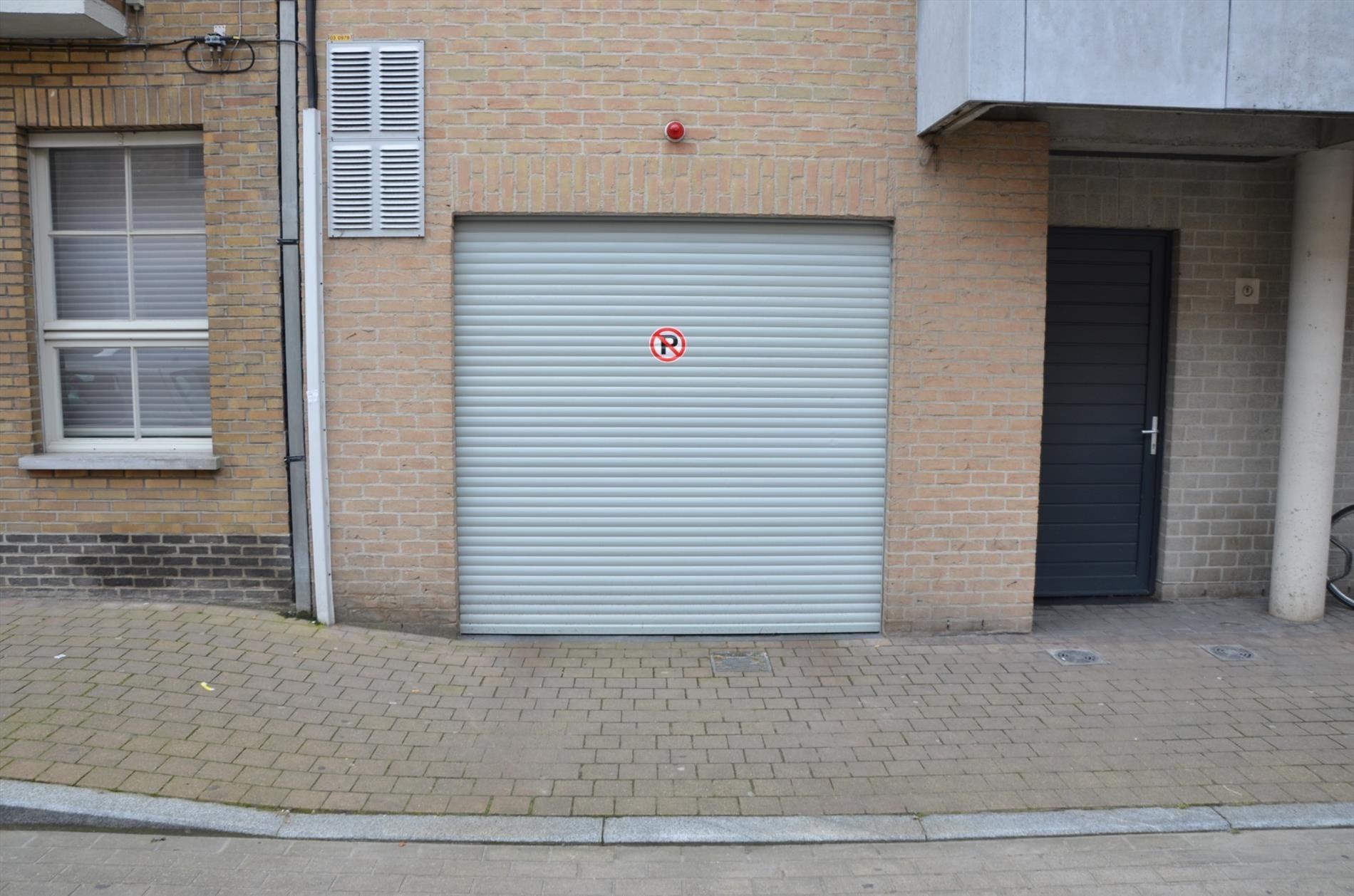 Ruime garagebox nabij de Grote Markt - foto 3