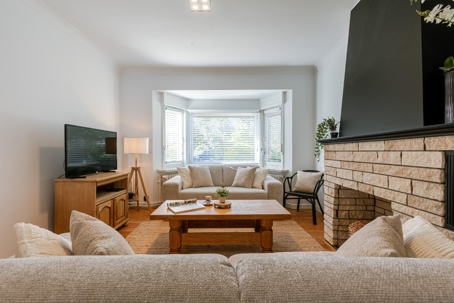 Modern gerenoveerde woning met 2 slaapkamers ( + 2 slaapkamers extra mogelijk) in De Panne - foto 3