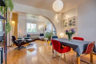 This house is located just a few minutes from the highway, so you can enjoy a smooth connection to Hasselt, Genk and surrounding cities. In...