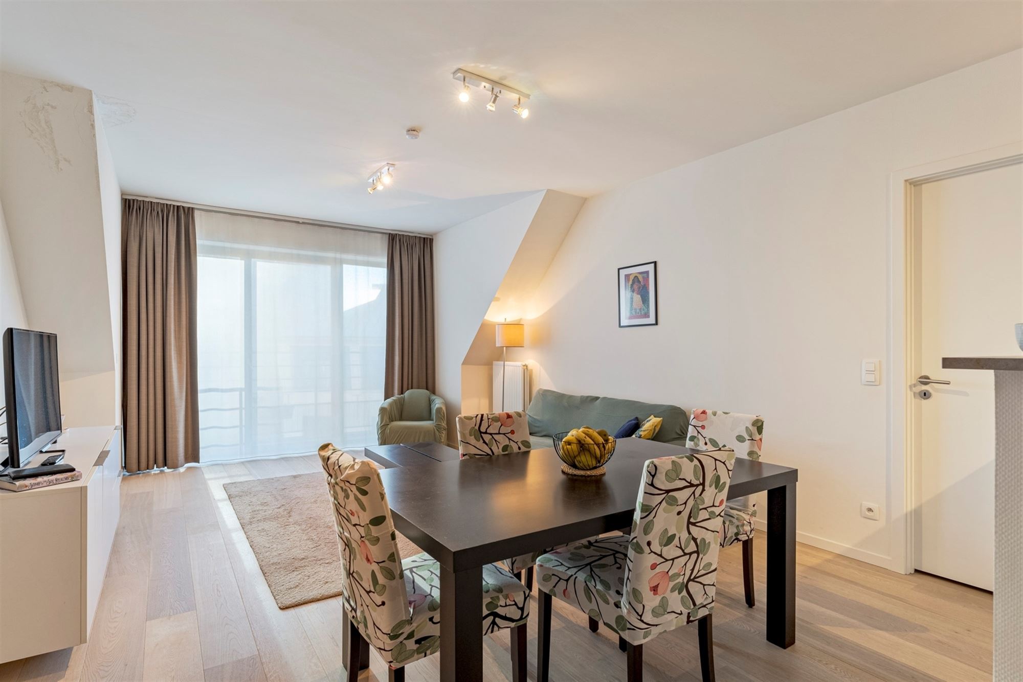 Appartement met twee slaapkamers en parkeerplaats - foto 5