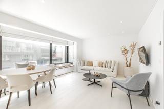 Appartement lumineux avec vue latérale unique sur la mer au cœur de Knokke-Zoute.Situé entre la Kustlaan et la Zeedijk, cet appartement bénéficie...