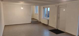<strong>Appartement met 2 slaapkamers te Wervik </strong><br /><br /><strong>Bestaande uit:</strong><br />Inkom, woonkamer, uitgeruste open keuken, badkamer met douche, apart toilet, 2 slaapkamers <br /><br />+ Met fietsenberging<br />+ Centrum Wervik <br /><br /><strong>Interesse?</strong> Klik hier! https://mijnhuurprofiel.be/property/e4d950bc-d672-4508-97e3-0202af9b3759