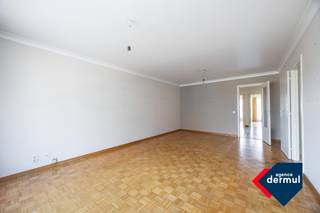 Op de tweede verdieping van residentie Sunny Sand vindt u dit appartement boordevol potentieel. Met zijn lichtrijke woonkamer, aparte keuken,...