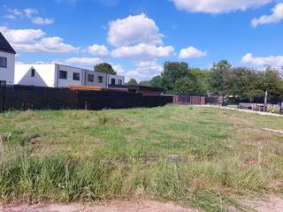 Bouwgrond te koop voor open bebouwing met een totale oppervlakte van 424m². Centrale en rustige ligging in doodlopende straat. Toegelaten...