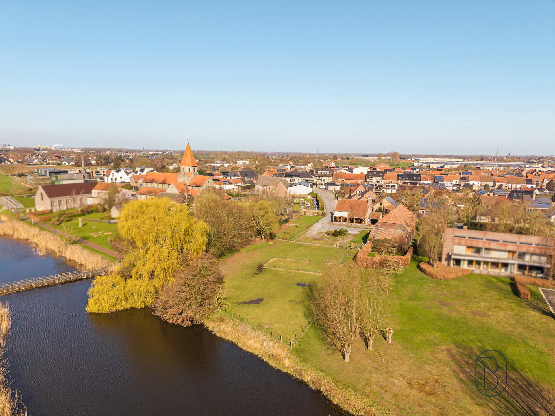 Uniek gelegen eigendom op 4642m2 met grote loods (300m2) - foto 2