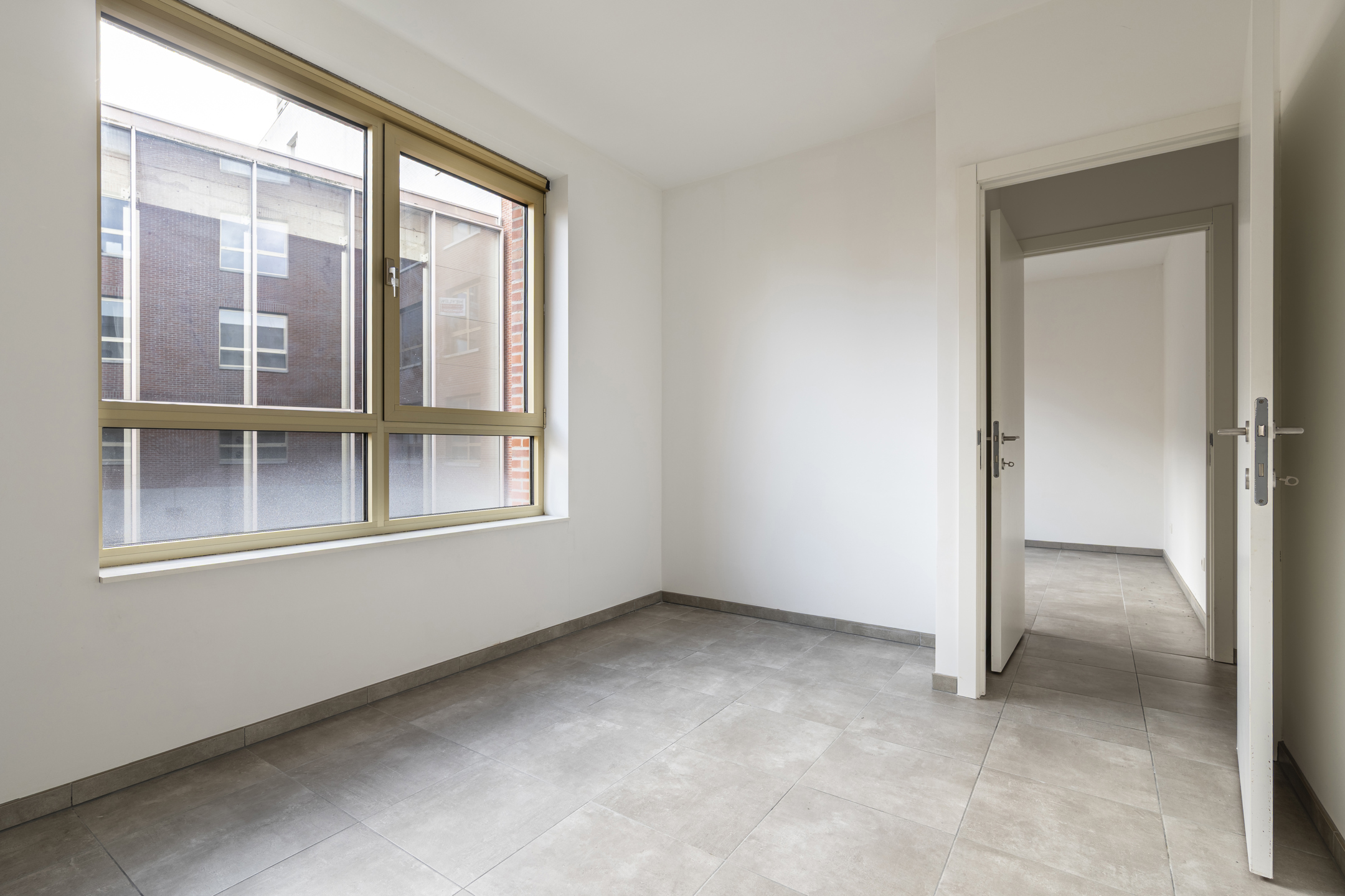 Appartement met 2 slaapkamers, terras en autostaanplaats - foto 5