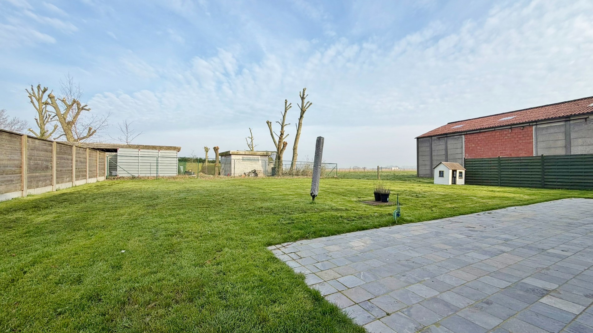 Instapklare woning op ruim perceel (880 m²) met prachtig landelijk uitzicht in Merkem - foto 5