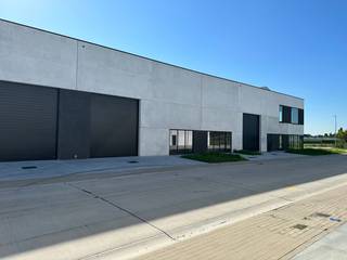 Nieuwbouw KMO-unit met een oppervlakte van 539 m² op een perceel van 629 m² te koop. De loods maakt deel uit van de gloednieuwe ontwikkeling...