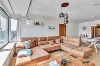 Ruim en instapklaar appartement in Mariakerke (115 m²)Op een toplocatie in Mariakerke bevindt zich dit instapklare appartement met een oppervlakte...