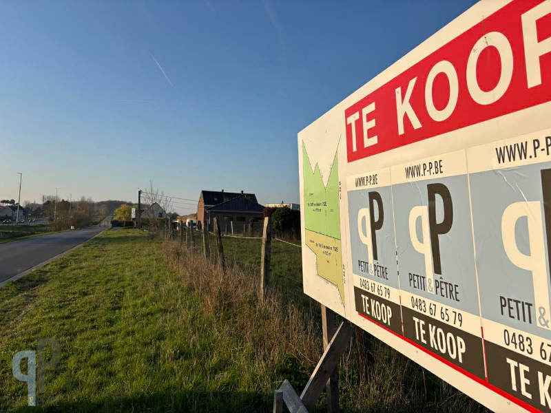 Royale bouwgrond voor het bouwen van een OB - foto 4