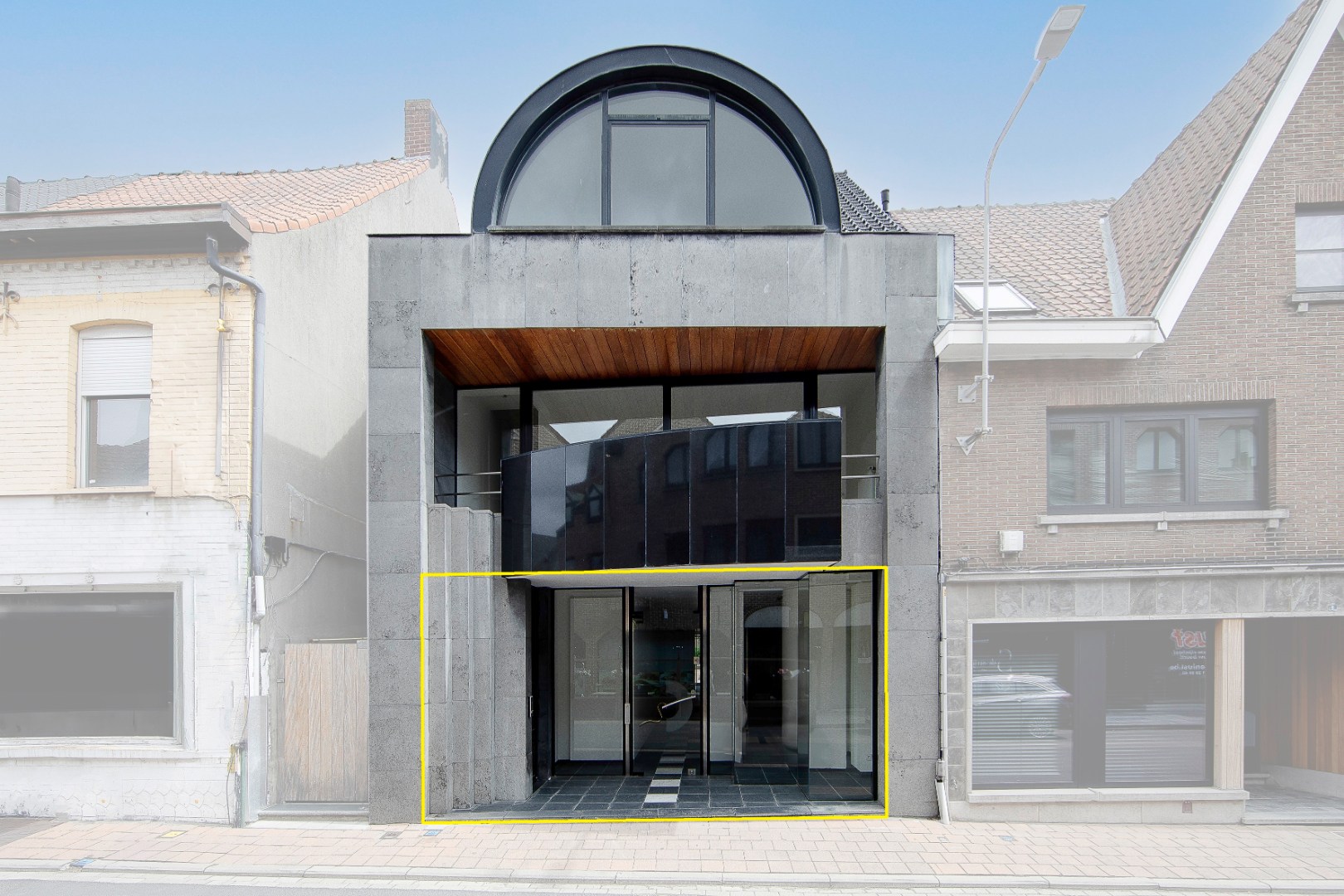 Instapklaar handelspand in hartje Meulebeke! - foto 2