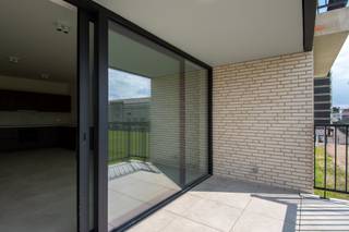 <p>Dit budgethuurappartement is gelegen in de Oscar Van Kesbeeckstraat in Mechelen, op een gunstige locatie nabij winkels, openbaar vervoer en belangrijke invalswegen. Het appartement beschikt over een lichtrijke leefruimte met terras aan de achterzijde, twee volwaardige slaapkamers aan de voorzijde en een badkamer met een inloopdouche.</p><p></p><p>Dit appartement wordt verhuurd binnen het kader van budgetverhuur. Een bezoek kan uitsluitend worden aangevraagd via onze website. Bij het aanmaken van uw huurprofiel dient u verplicht een geldig attest van budgethuren toe te voegen. Kandidaturen zonder dit attest komen niet in aanmerking.</p>