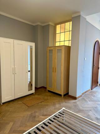 ENKEL VOOR STUDENTEN!Tussen de Oude Markt en de Grote Markt van Leuven ligt deze stadswoning met gemeubelde studentenkamers op toplocatie in het...