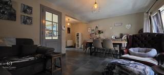 <u><strong>PLUSPUNTEN:</strong></u><br />+ Energiezuinig<br />+ Privatieve garage<br />+ Min. 3 slaapkamers<br />+ Nabij centrum, openbaar vervoer en winkels<br /><br />Deze woning biedt alles wat je nodig hebt om comfortabel te wonen in de stad inclusief een garage, wel zo handig voor makkelijk parkeren en extra opslagruimte. Zo staat je wagen altijd veilig en droog binnen. Momenteel wordt de garage ter beschikking gesteld aan een huurder. Het woongedeelte bevindt zich op de 1ste en 2de verdieping. <br /><br />Bij binnenkomst word je verwelkomd in de inkomhal die toegang geeft tot een polyvalente ruimte met aparte ingang en wasplaats. Dankzij deze aparte ingang is de voorste ruimte geschikte voor diverse doeleinden mits de juiste technische aanpassingen: (thuis)kantoor, bergruimte of extra slaapkamer zijn slechts een paar voorbeelden. Dit maakt de woning bijzonder flexibel en geeft je volop mogelijkheden om de woning aan te passen aan jouw woonwensen.<br /><br />De trap leidt je naar het woongedeelte. Via de overloop kom je in de gezellige woonkamer met grote raampartijen waar het het hele jaar door goed toeven is. Aansluitend bevindt zich de eetkamer met toegang tot het overdekt terras. In de keuken heb je de mogelijkheid om deze volledig naar eigen smaak verder in te richten.<br /><br />Op de 2de verdieping vind je 3 ruime slaapkamers, waarvan één beschikt over een eigen dressing en <em>ensuite</em> badkamer. De badkamer is uitgerust met een lavabo, toilet, douche én bad zodat je kan kiezen voor een verfrissende douche of een ontspannend bad. <br /><br />De gunstige ligging nabij het centrum zorgt ervoor dat je gemakkelijk toegang hebt tot het openbaar vervoer en alle voorzieningen die de stad te bieden heeft. Tegelijk zijn ook de vele fiets- en wandelroutes die Haspengouw rijk is vlakbij. Kom deze karaktervolle woning dus snel met eigen ogen ontdekken!<br /><br />Voor de keuken en polyvalente ruimte zijn offertes beschikbaar ter inspiratie.<br />De garage is een aparte kavel. Indien men vooral interesse zou hebben in de woning en niet onmiddellijk nood heeft aan een garage, kunnen woning en garage afzonderlijk worden verkocht. Overleg mogelijk.<br /><br />* Kadastraal is de woning een appartement en maakt zij deel uit van een kleinschalige residentie van 3 wooneenheden. <br /><br /><u><strong>CONTACT:</strong></u><br />Zie jij ook de vele troeven van deze charmante woning?<br />Contacteer mij voor meer info of een vrijblijvende bezichtiging via 011/49.75.90.<br /><br /><em>De vermelde oppervlaktes zijn slechts indicatief. Katrien Wouters - creating IMMOtions kan niet verantwoordelijk gesteld worden voor de juistheid van de aan haar verstrekte gegevens.  </em>