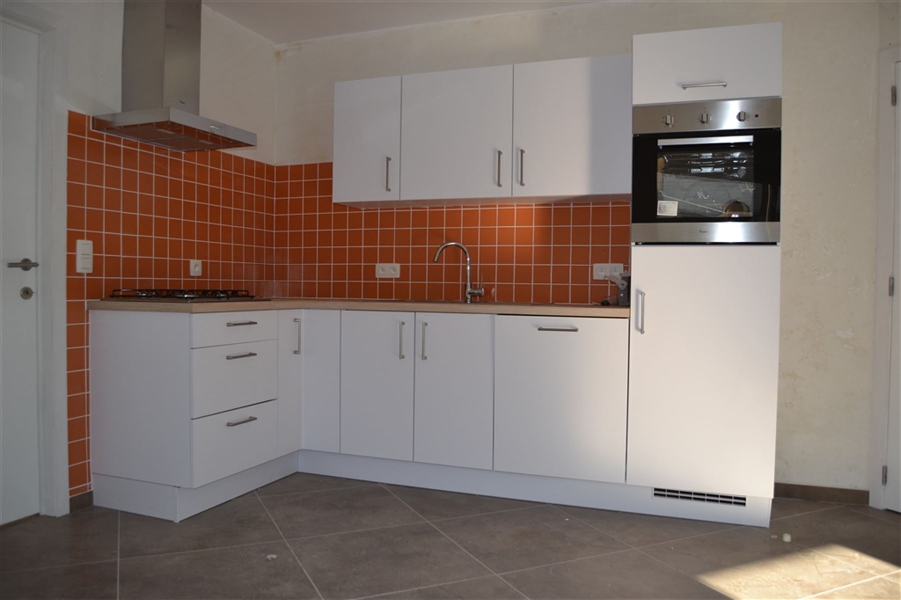 Ruime woning met drie slaapkamers en groot terras in het centrum van Vichte - foto 3