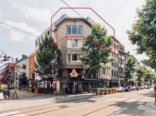 Op een absolute topligging in de Nationalestraat, vlak bij de Groenplaats, bevindt zich dit charmante en volledig gemeubelde...