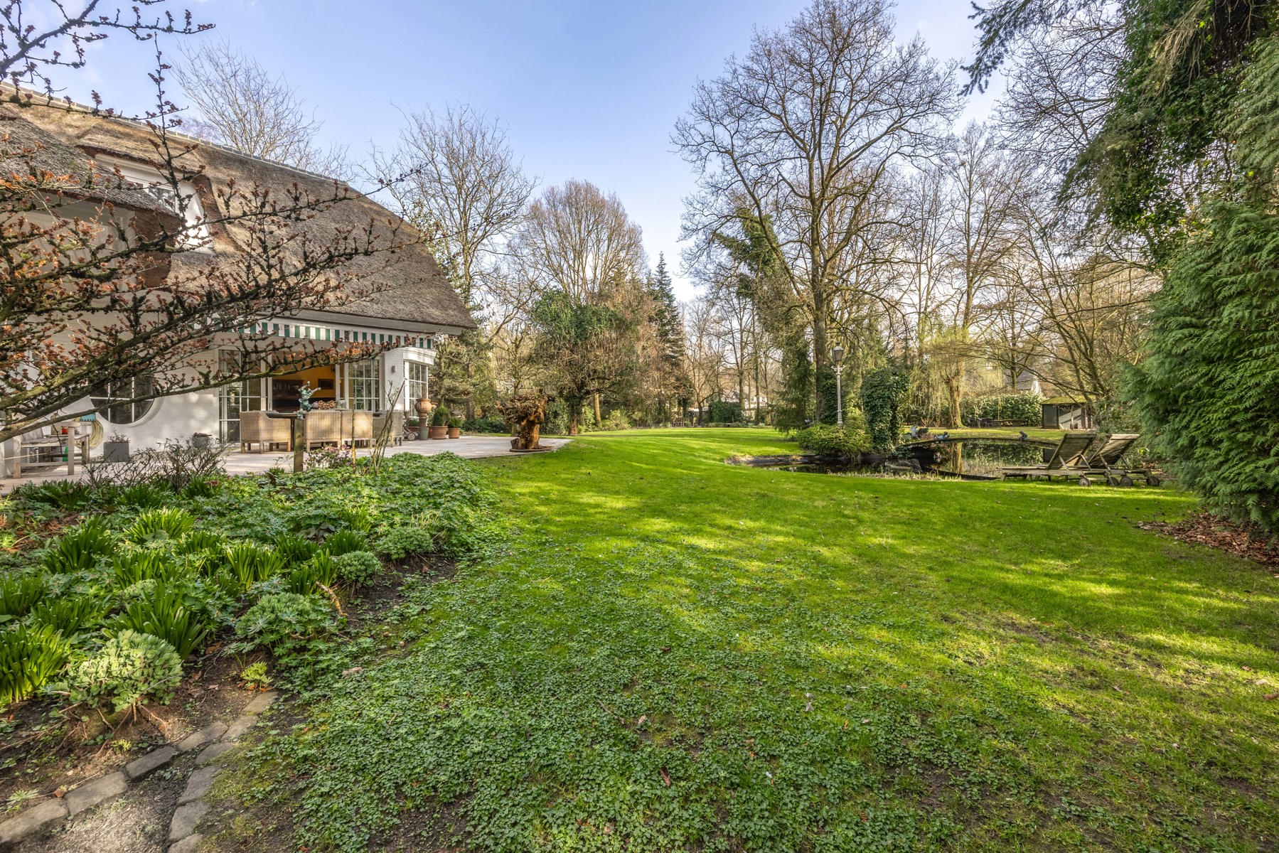 Unieke villa met 4 slpks, 3 bdks, riante garage & guesthouse - foto 5