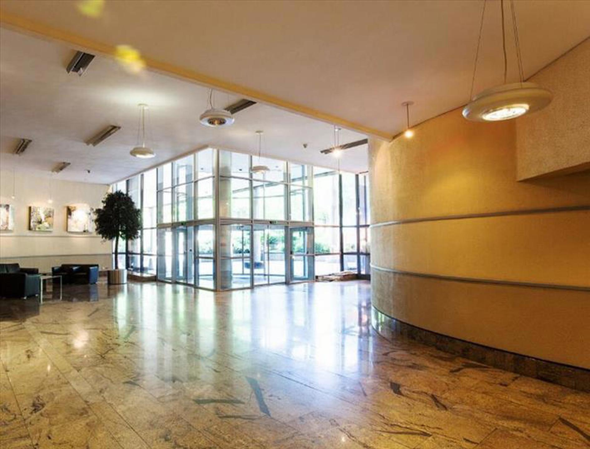 Commercial for rent in Woluwe-Saint-Pierre - photo 4