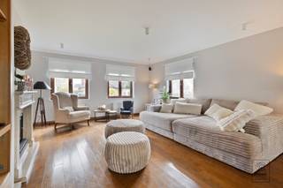 Deze instapklare gezinswoning met 4 à 5 slaapkamers bevindt zich op een rustige ligging, in een doodlopende straat, te Oostmalle!Bij het betreden van...