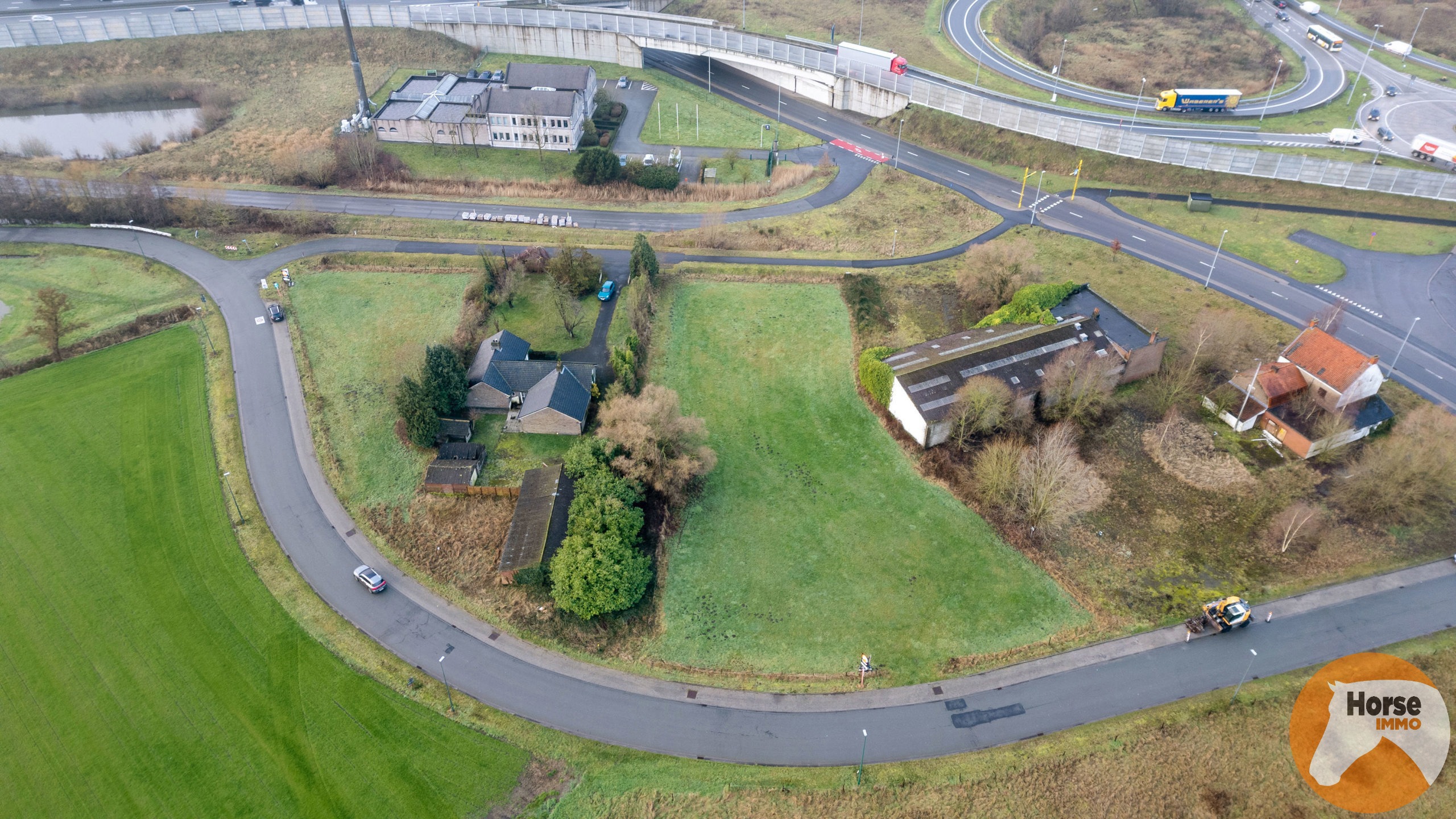 AALTER - Te renoveren bungalow met ruim bijgebouw  - foto 2