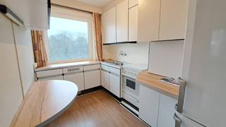 Ruim en lichtrijk 2-slaapkamerappartement met TERRAS en mooi uitzicht, uitstekend gelegen in Sint-Michiels Brugge.De uitstekende ligging in de...