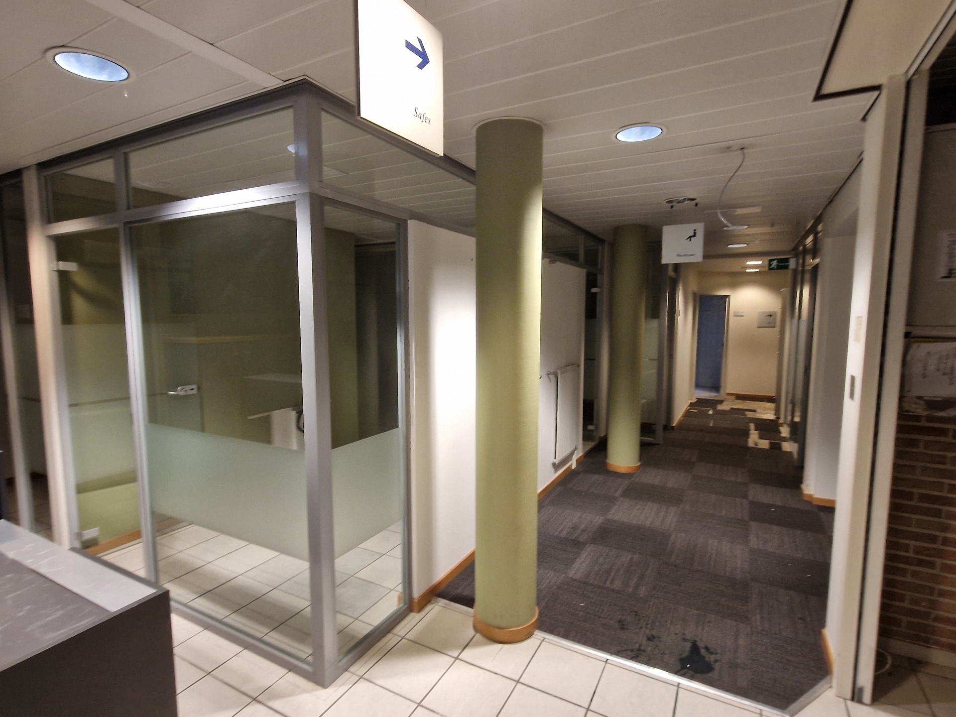 Commerciële kantoorruimte 208m² in het centrum op zichtlocatie - foto 4