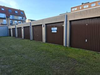 Deze garagebox is zeer goed gelegen in het hartje van Bredene-Bad.De ideale aanvulling voor uw woning of appartement binnen deze regio om zonder...