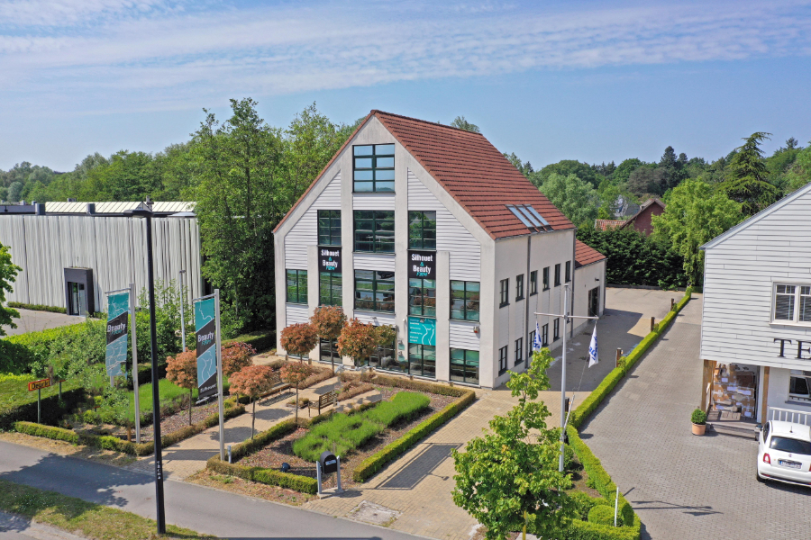 Commercieel gebouw (504m²) langsheen de Kortrijksesteenweg in Sint-Martens-Latem - foto 1