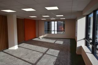 Kantoren te huur langs de N5, in de buurt van snelwegen. Deze instapklare kantoren zijn makkelijk bereikbaar via auto en openbaar vervoer...