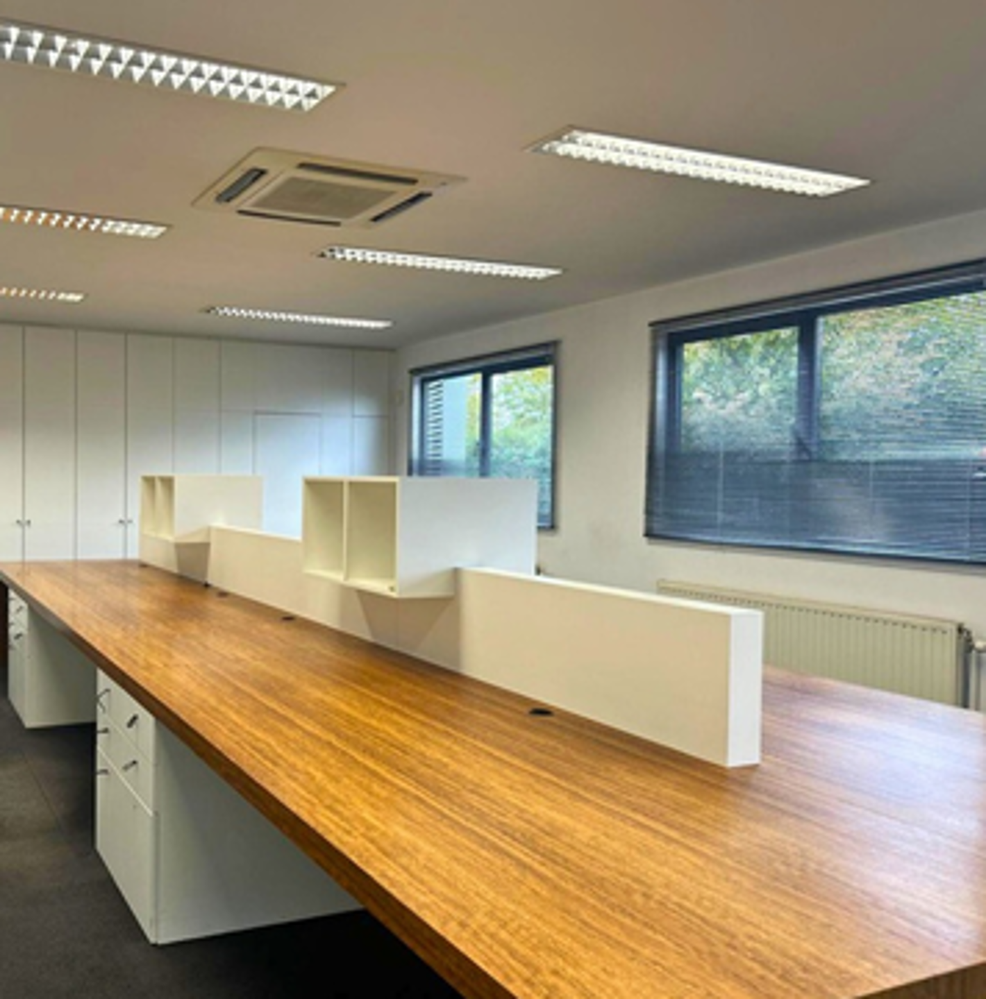 Modern alleenstaand bedrijfsgebouw te Genk - foto 4