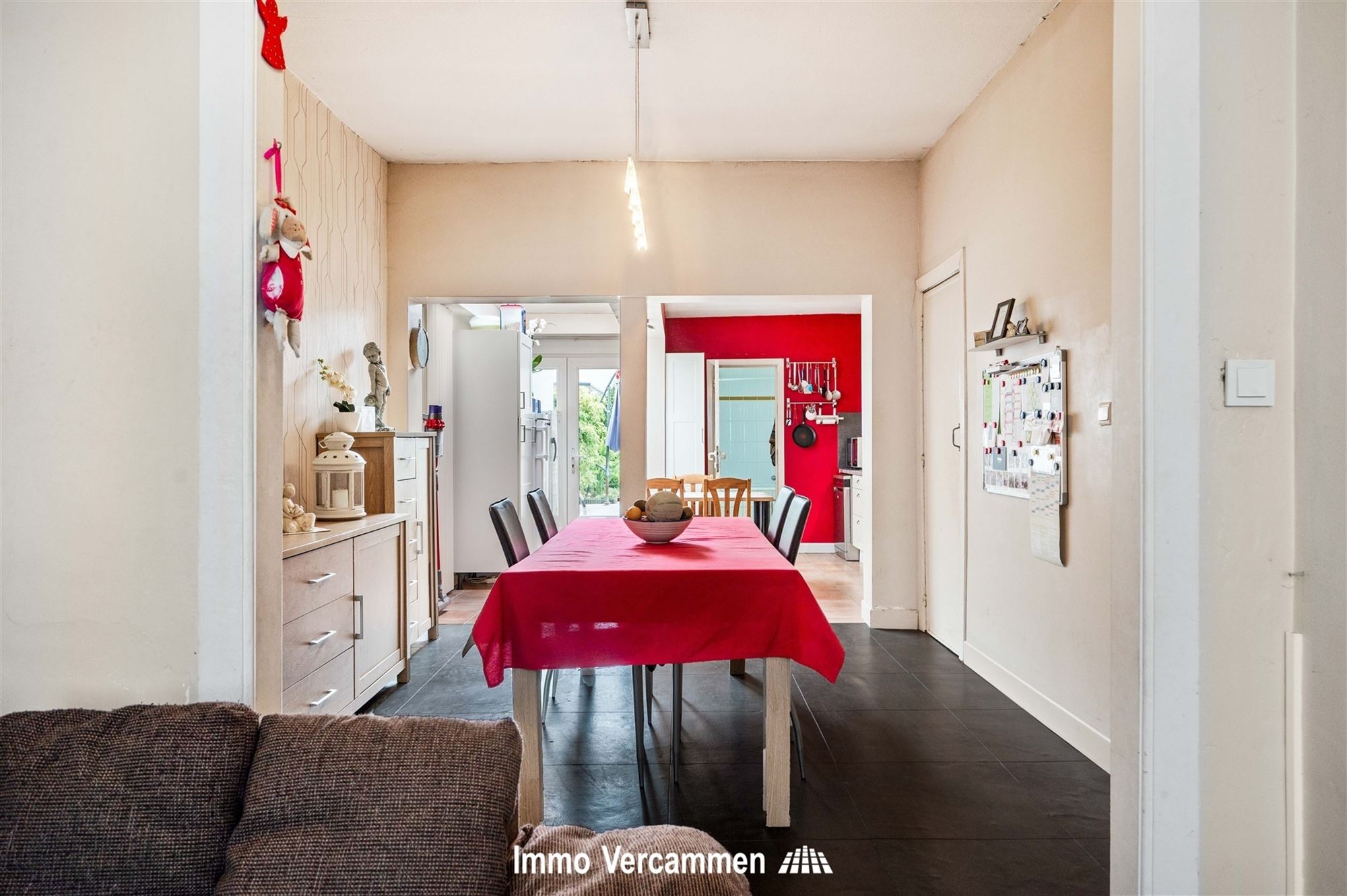 Deels gemoderniseerde woning te Duffel-West - foto 4