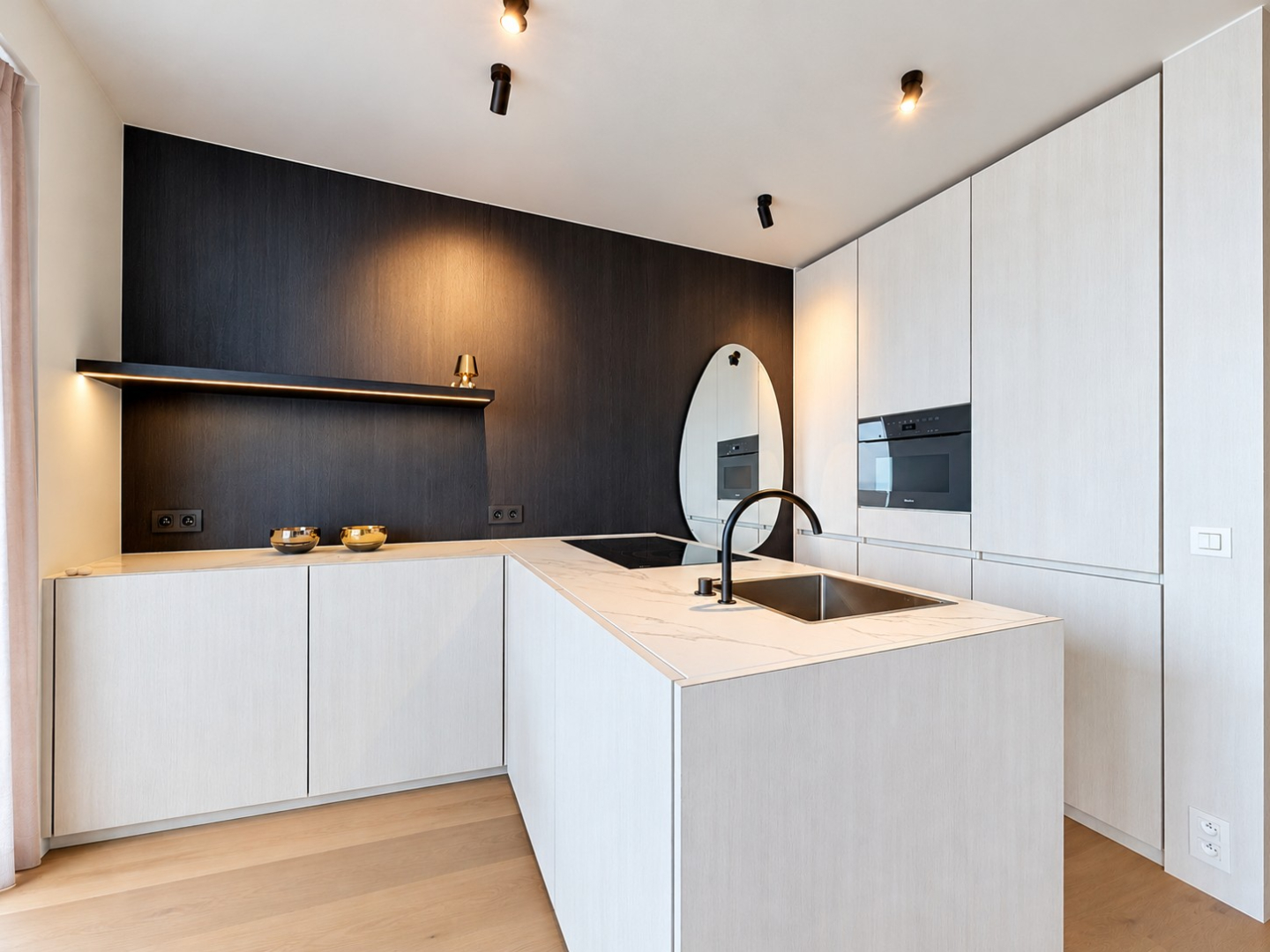 Luxueus gerenoveerd appartement met 3 slaapkamers en frontaal zeezicht te Oostduinkerke - foto 4
