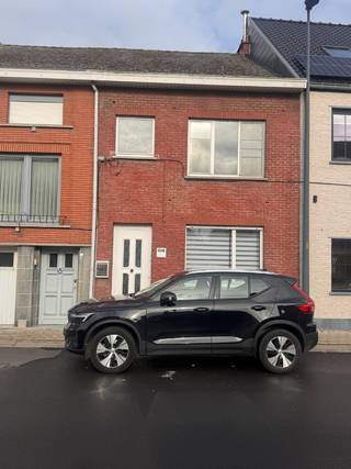 De woning is centraal gelegen in Malderen (Londerzeel) in een groene en landelijke omgeving nabij scholen en invalswegen. met goede verbinding naar...