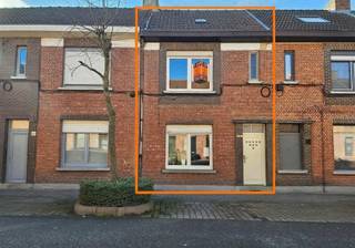 Woning met 3 à 4 slpks en tuinDe woning is gelegen nabij het centrum van Sint-Niklaas, openbaar vervoer, winkels en scholen.De...