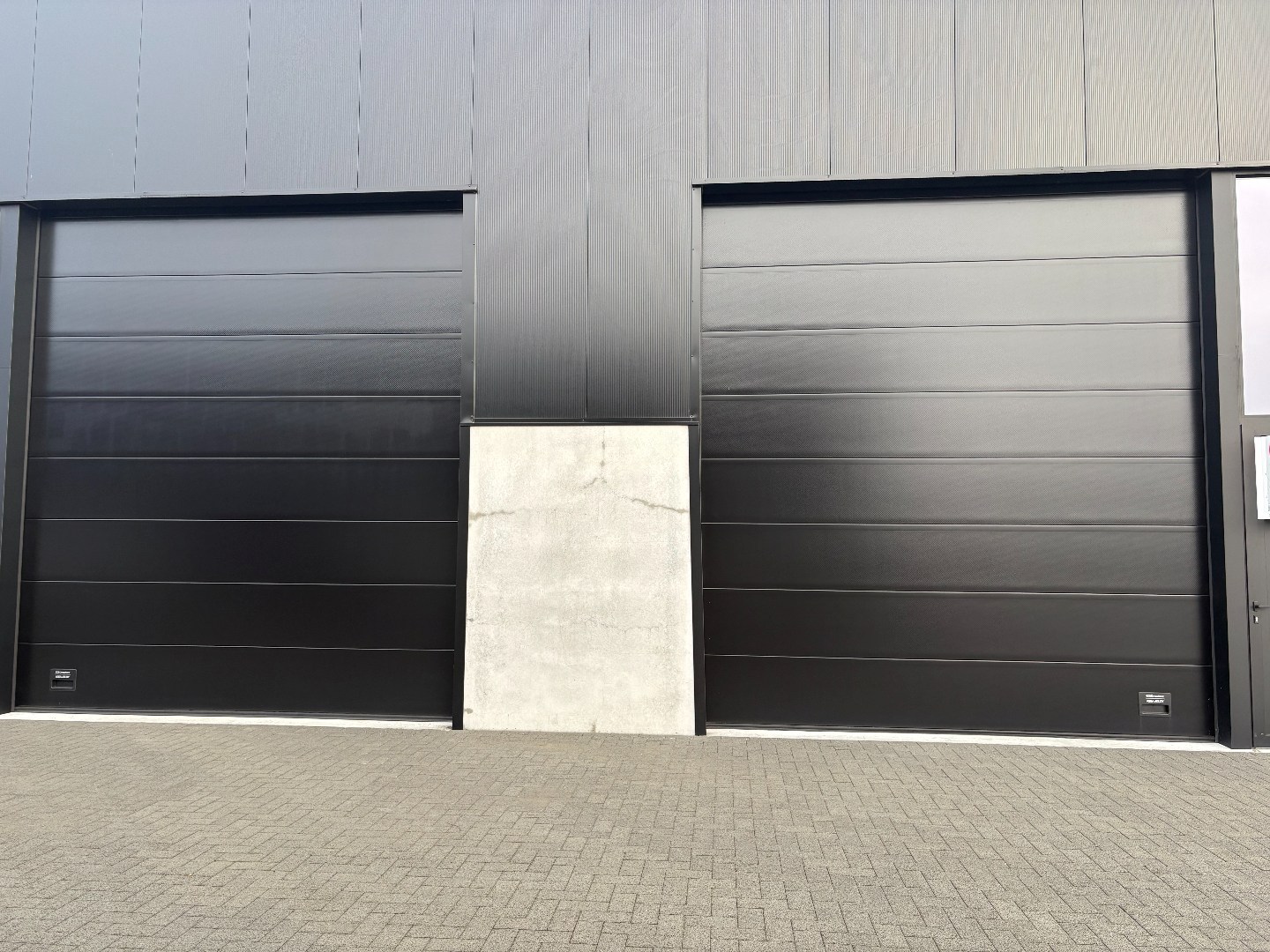 Nieuwbouw KMO-unit te huur van ca. 180 m² in project Saturnus - foto 1