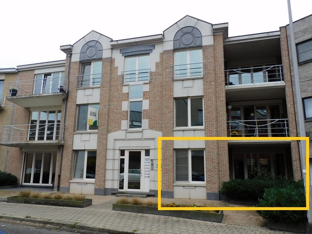 Prachtig gelijkvloers appartement in het centrum met garage - foto 1