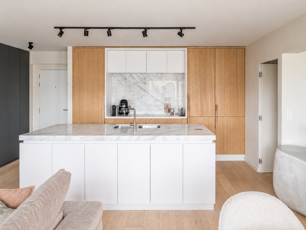 Toplocatie aan de Kouter. Wonen aan het water in een aangenaam appartement met terras. - foto 5