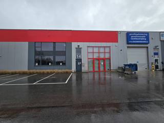 Espace de stockage de 720 m² à vendre, situé à un emplacement de premier choix à Willebroek. L’entrepôt dispose d’une hauteur libre de 6 mètres,...