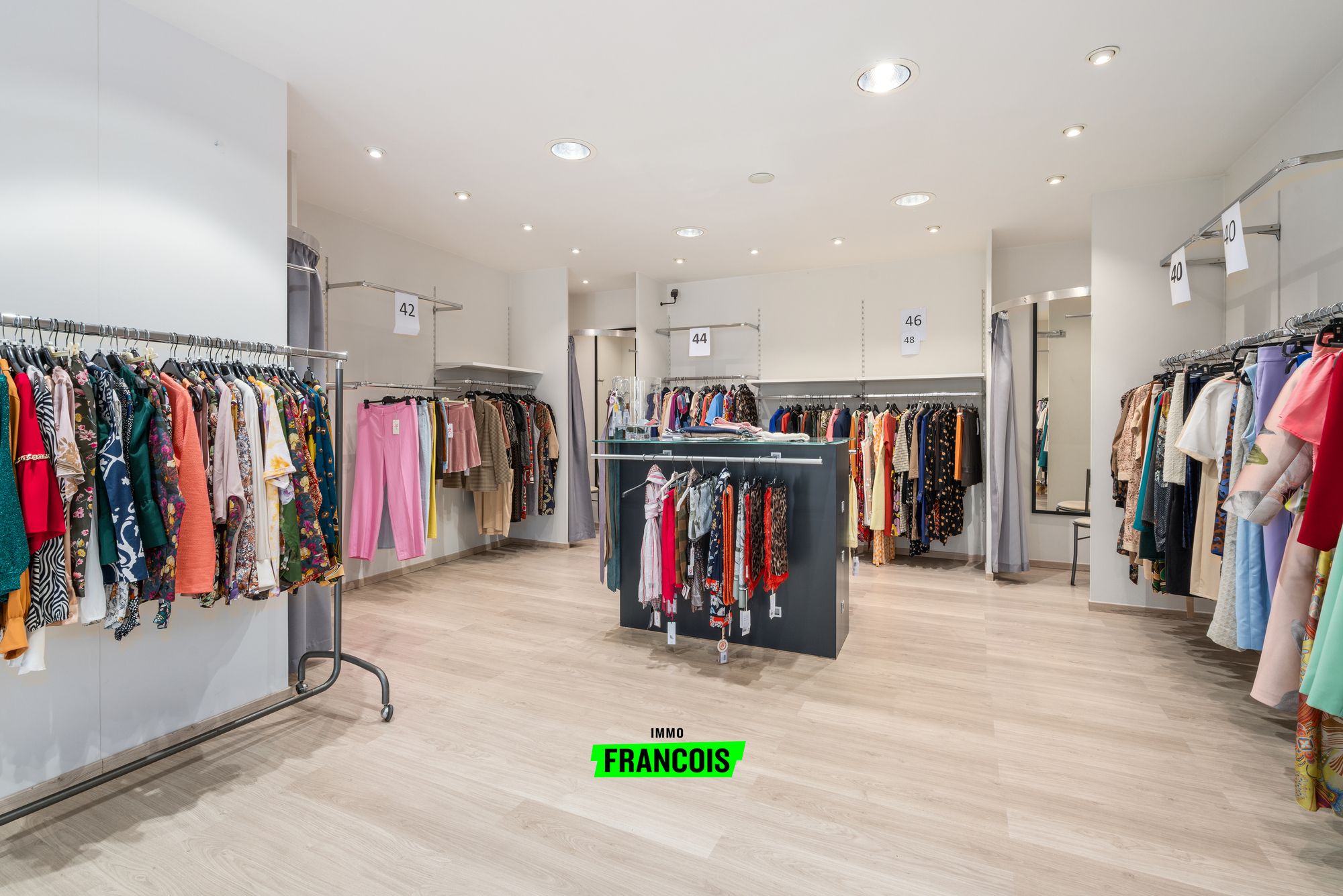 Ruim kantoorgebouw met woonmogelijkheden in centrum Sleidinge. - foto 5