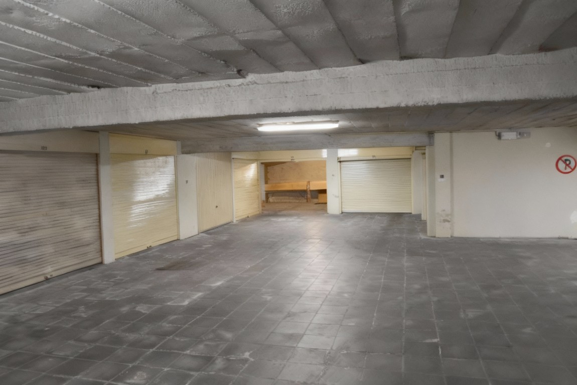Afgesloten autobox, vlakbij Casinoplein - foto 1