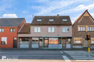 Commercial à louer à Saint-Nicolas