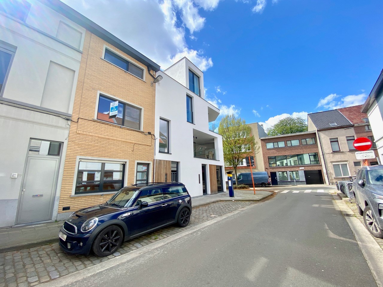 Prachtig woonhuis vlakbij het station Gent-Sint Pieters! - foto 1