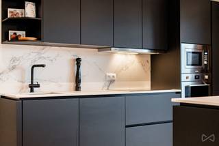 WE INVEST Sud-Luxembourg vous présente cet appartement moderne et lumineux, idéalement situé en plein cœur du centre-ville d’Arlon. Construit en...