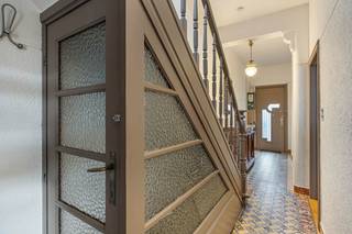 Ontdek deze charmante halfopen bebouwing in Kessel-Lo: een ruime gezinswoning met veel potentieel voor wie graag zelf nog wat...